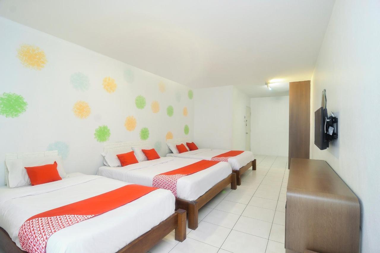 Oyo 44034 Furama Lodging House Kuching Esterno foto