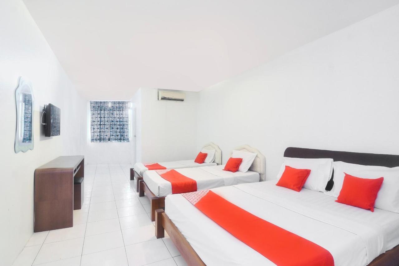 Oyo 44034 Furama Lodging House Kuching Esterno foto