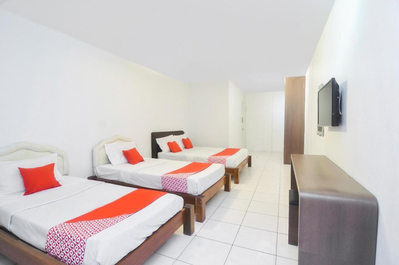 Oyo 44034 Furama Lodging House Kuching Esterno foto