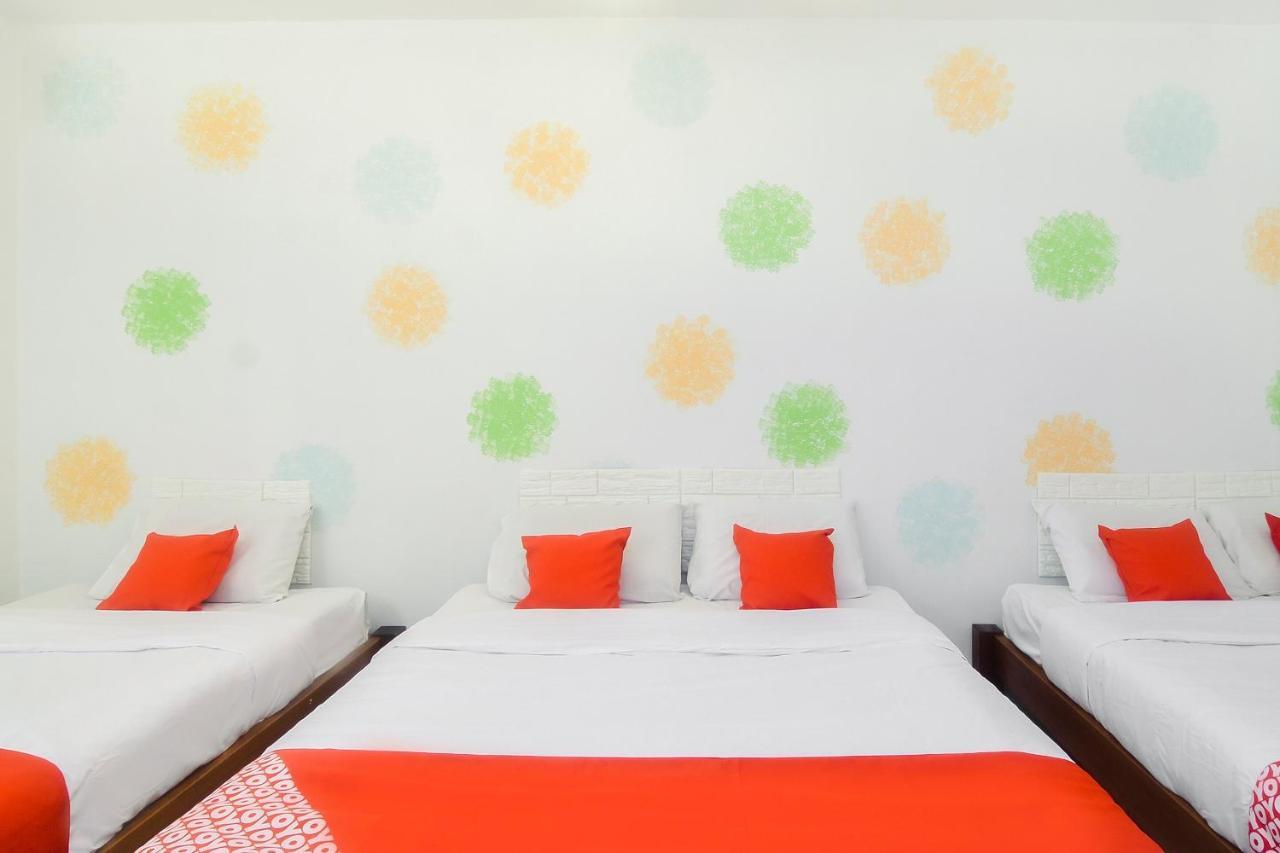 Oyo 44034 Furama Lodging House Kuching Esterno foto