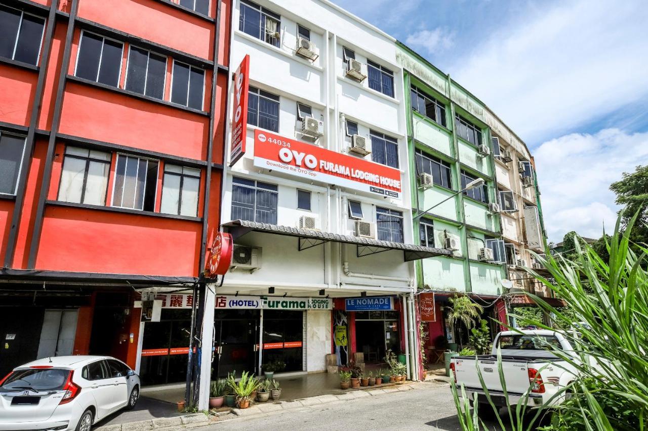 Oyo 44034 Furama Lodging House Kuching Esterno foto