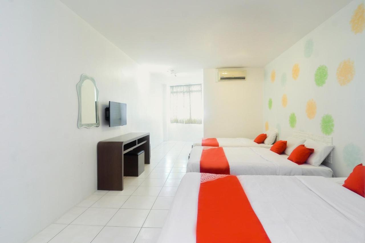 Oyo 44034 Furama Lodging House Kuching Esterno foto