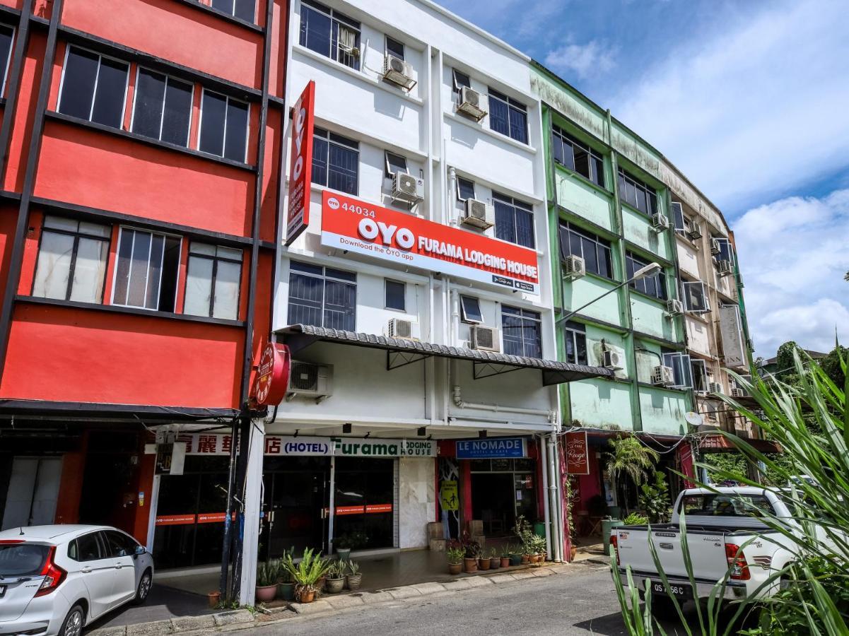 Oyo 44034 Furama Lodging House Kuching Esterno foto